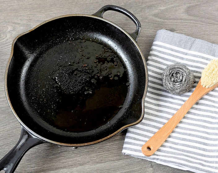How To Clean and Re-Season a Burnt Cast Iron Skillet