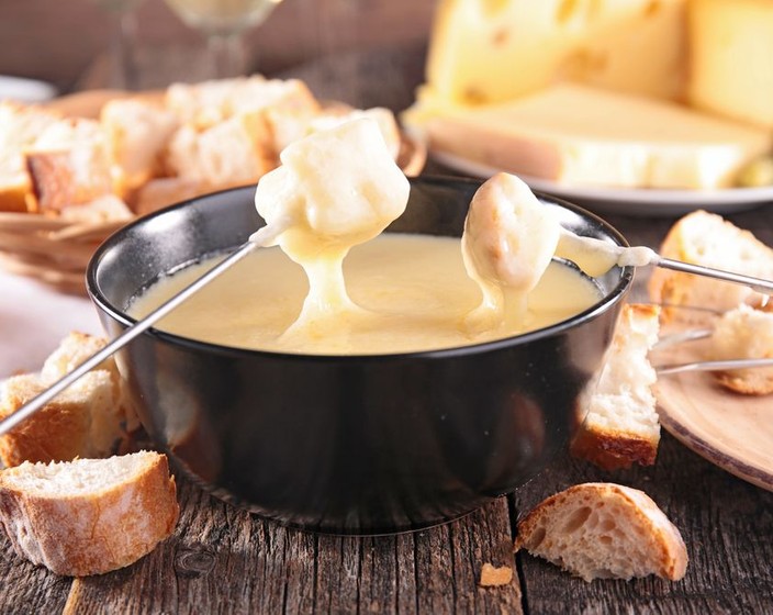 The Fon-Do's and Don'ts of Eating Fondue in Switzerland – Switzerland  Travel Tips