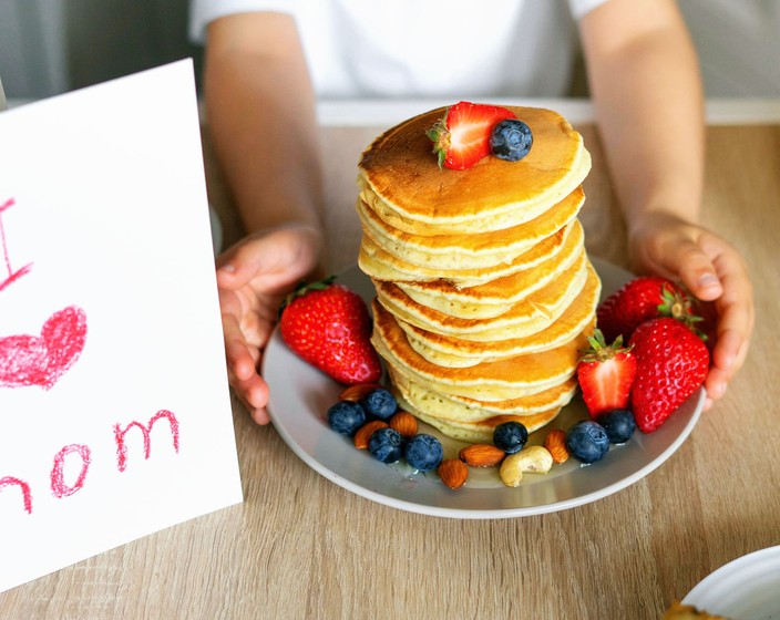 16 Easy Mother’s Day Recipes: Simple Breakfast, Lunch & Dinner Ideas