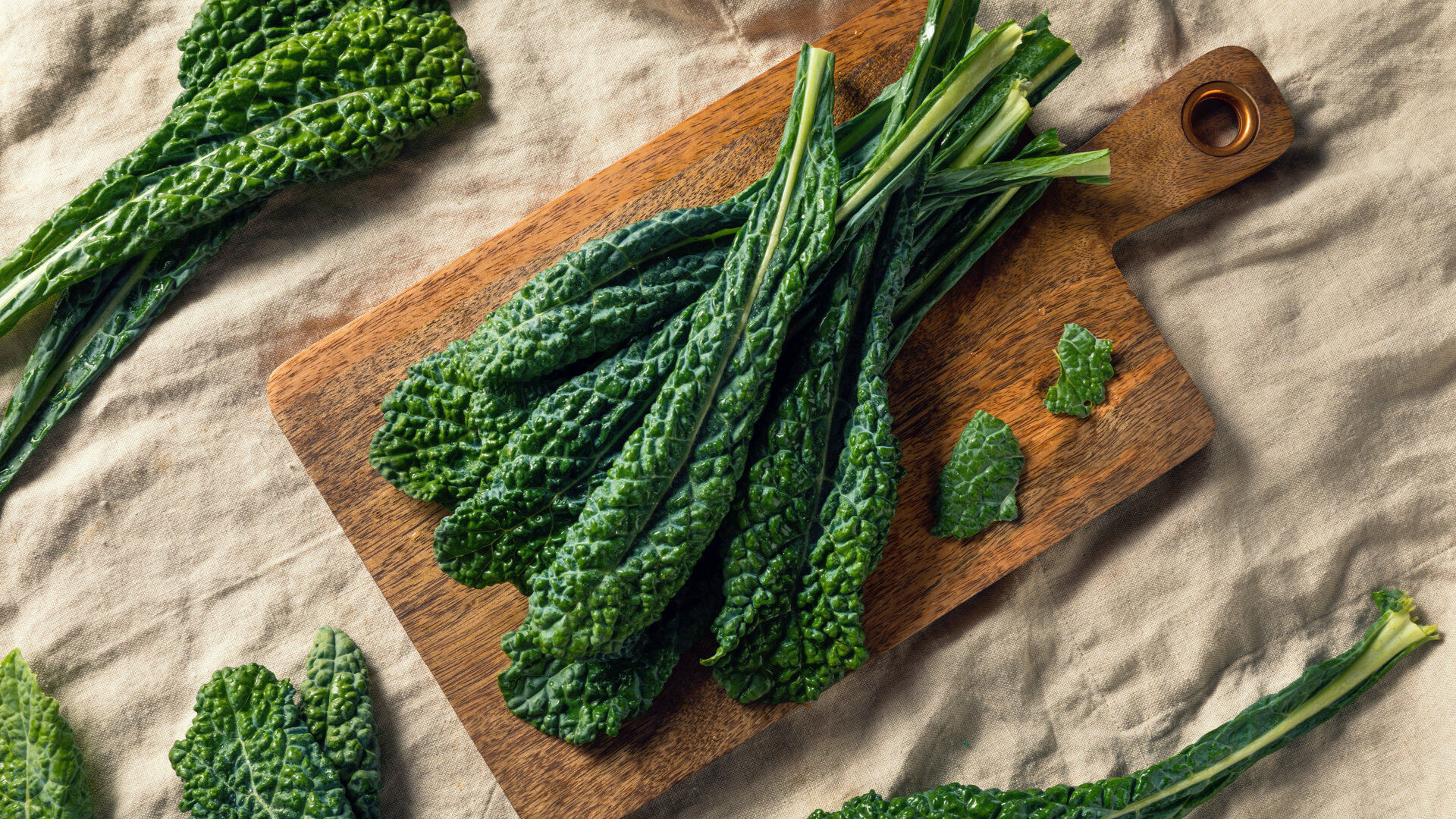 12 Healthy Lacinato Kale Recipes For Your Next Grocery List
