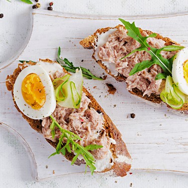 22 Easy And Delicious Canned Tuna Recipes For A Tight Budget