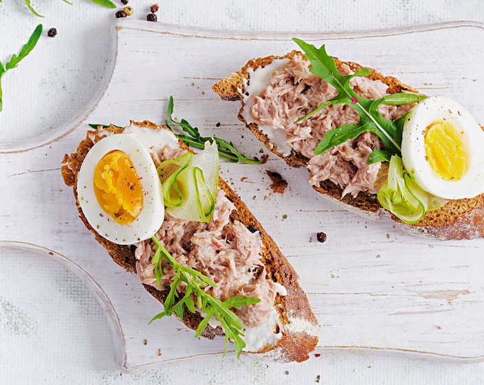 22 Easy And Delicious Canned Tuna Recipes For A Tight Budget