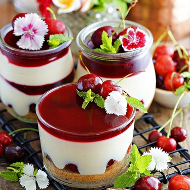 Fresh Cherry Cheesecake Cups Recipe | SideChef
