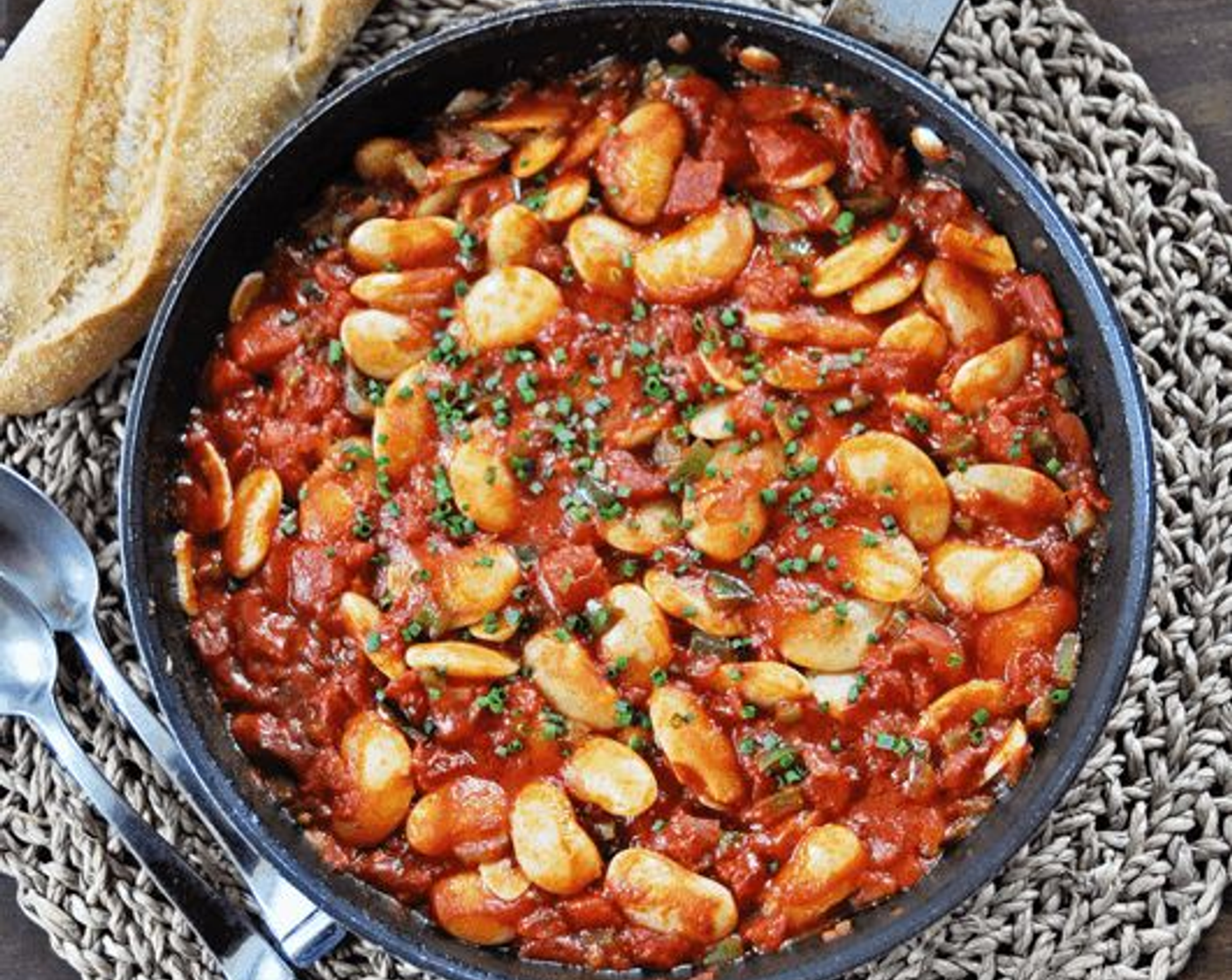 Spanish Beans with Tomato and Onions