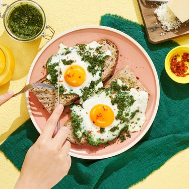 Pesto Eggs Recipe | SideChef