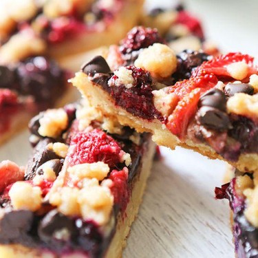 Mixed Berry Crumble Bars Recipe | SideChef