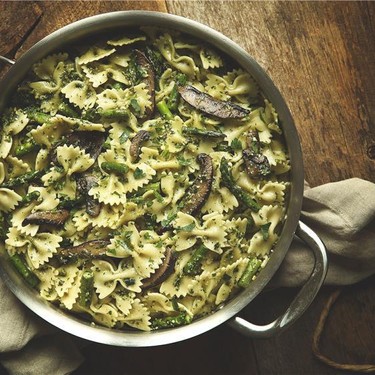 Portobello and Asparagus Farfalle with Basil Pesto Recipe | SideChef