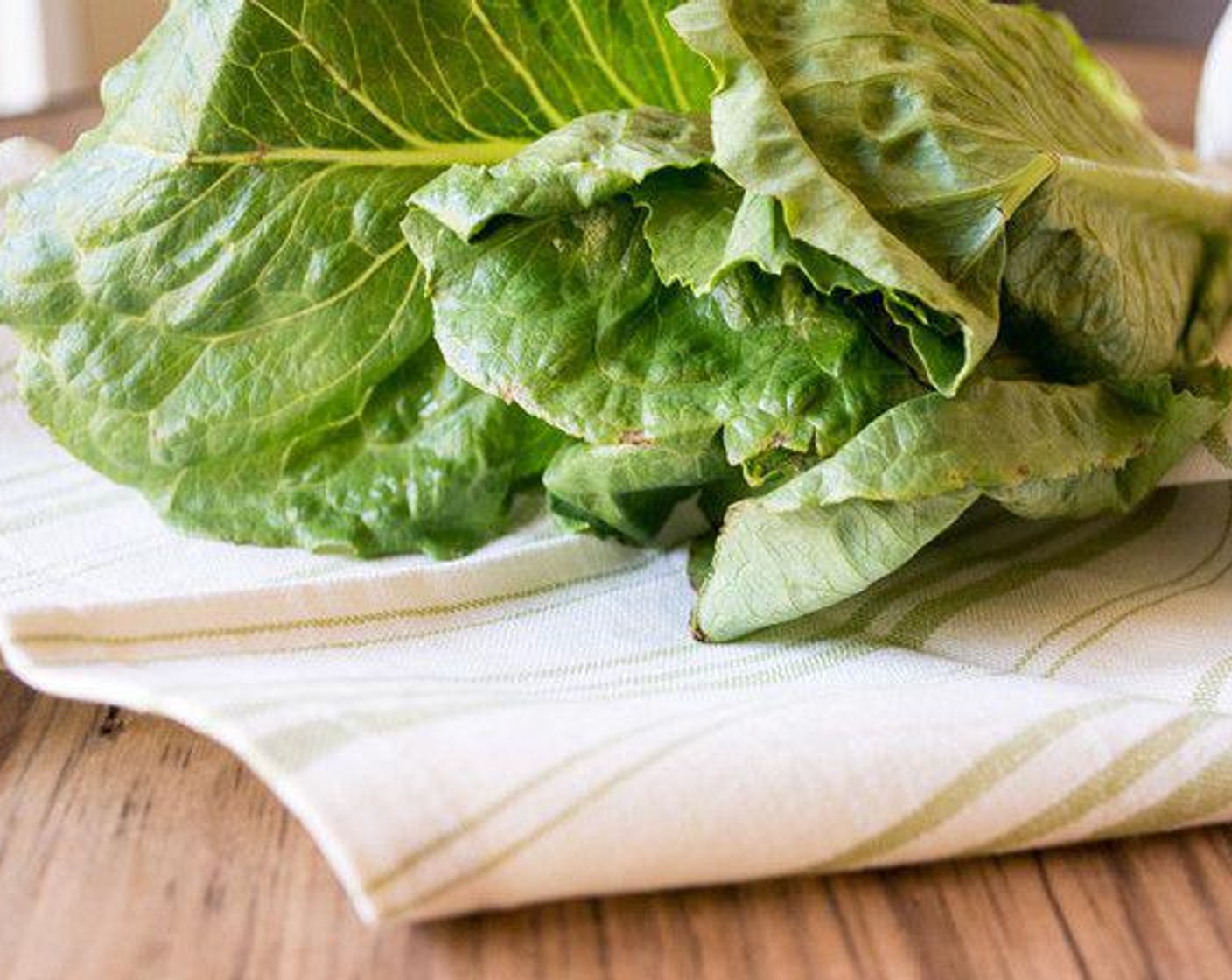 step 4 Meanwhile, wash and prepare your Romaine Hearts (5), pat dry with clean paper towel and set aside.