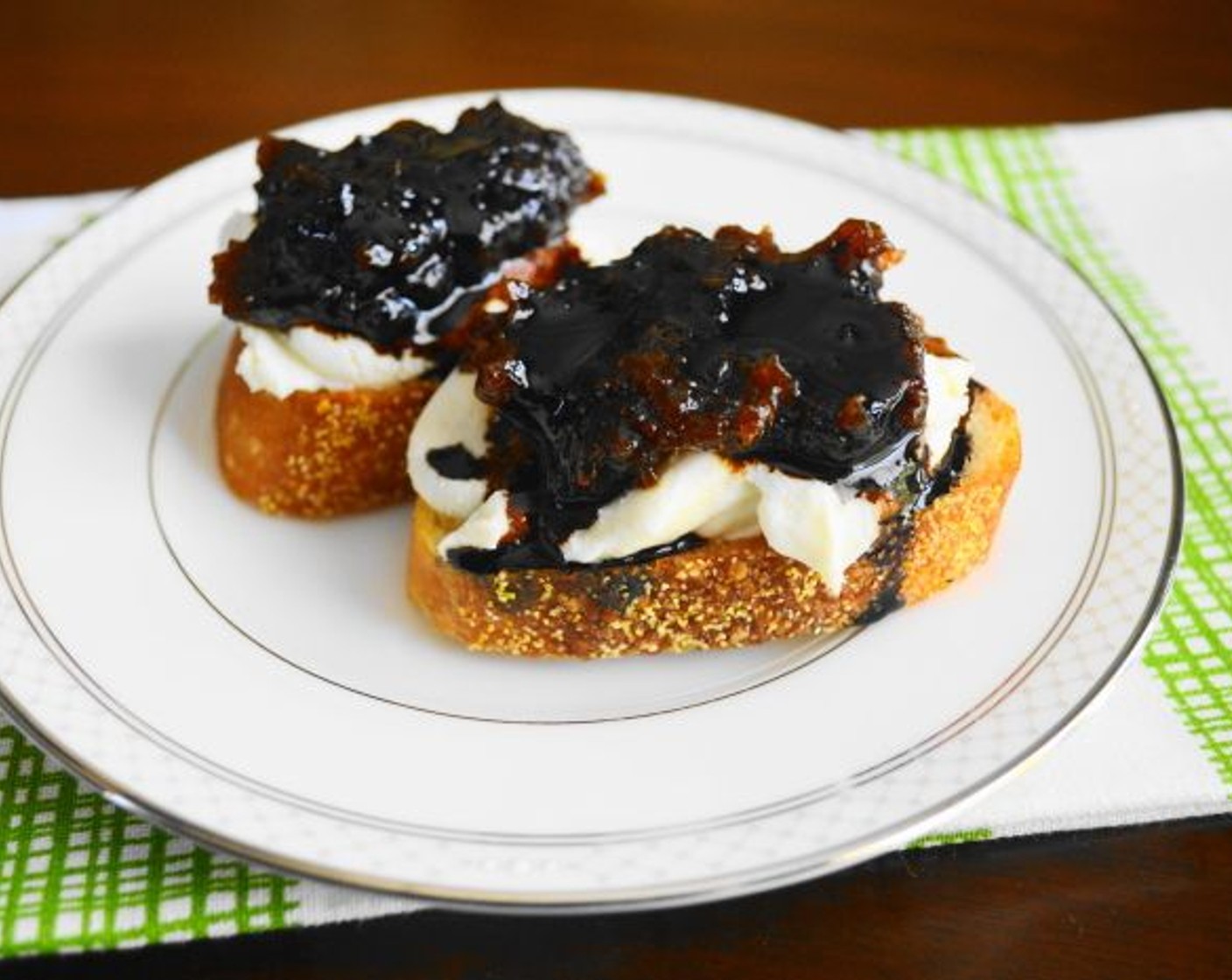 Goat Cheese, Fig and Balsamic Crostini