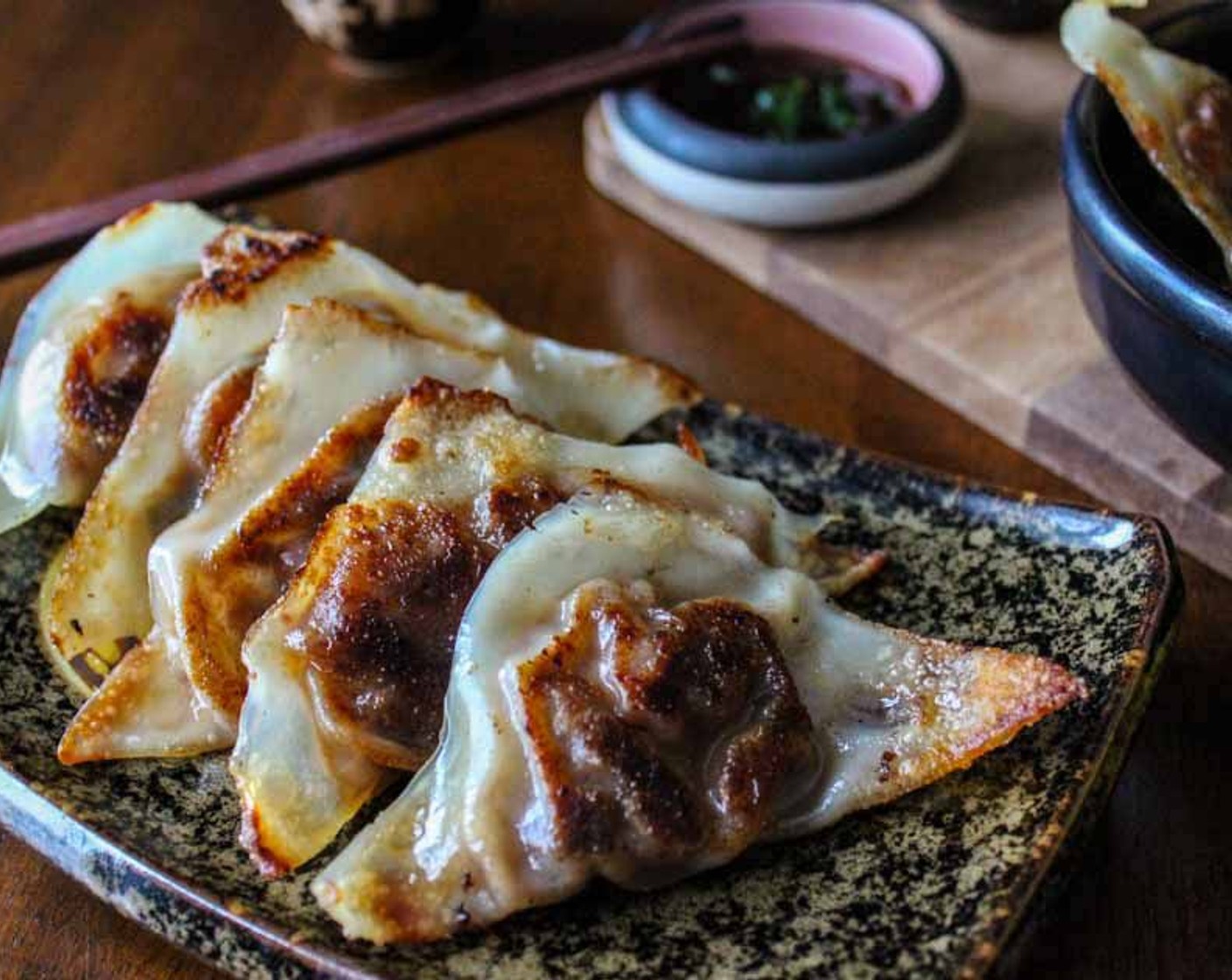 step 10 Remove from the pan when the dumplings are crispy. Serve and enjoy!