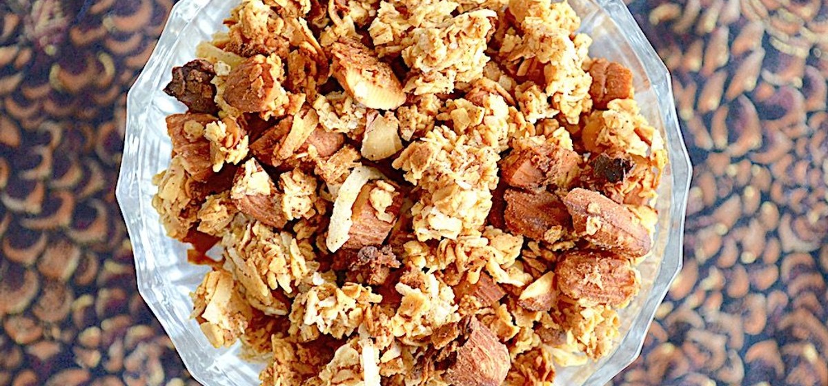 Maple and Pecan Granola Recipe | SideChef