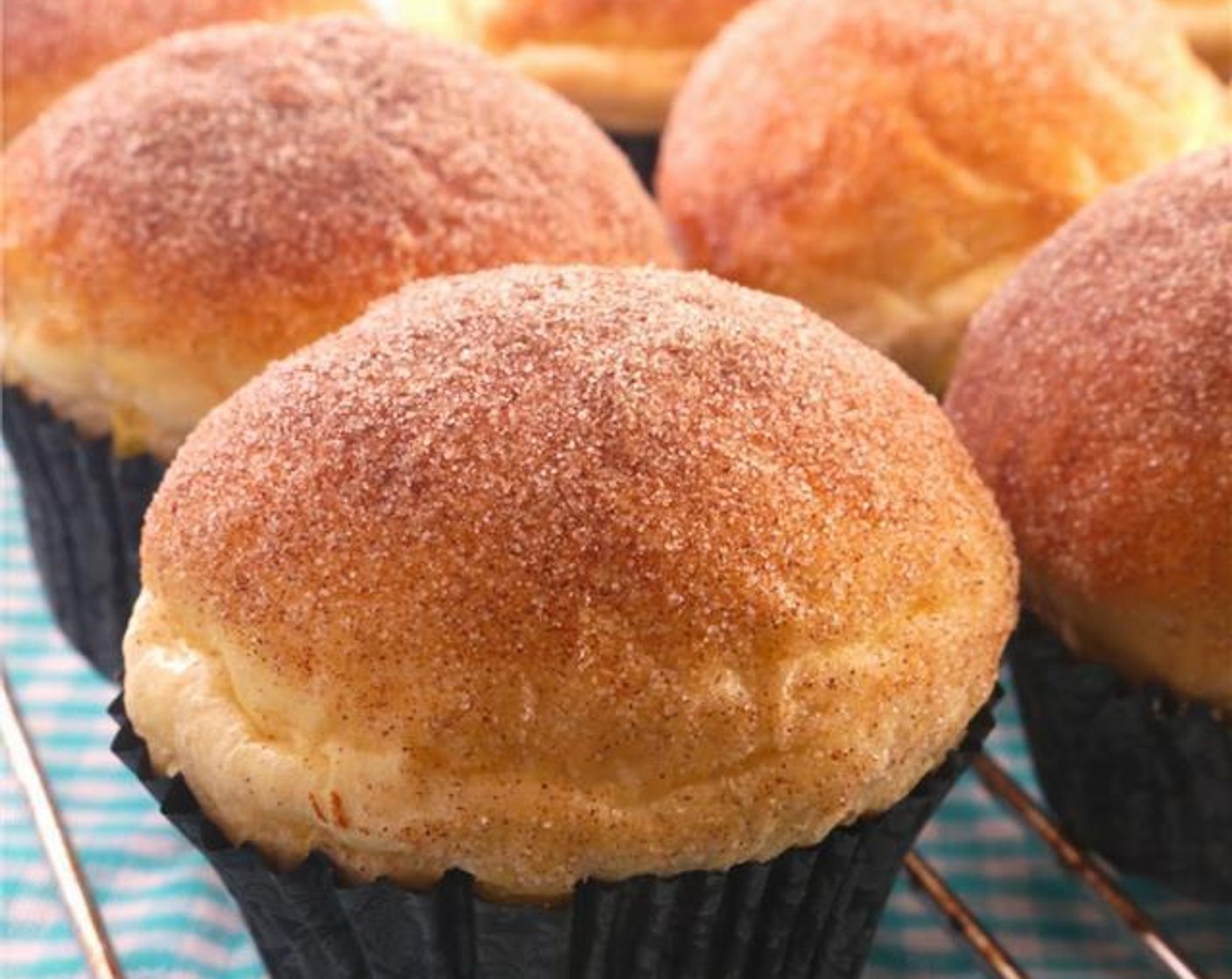 Cinnamon Apple Custard Cupcake Bun