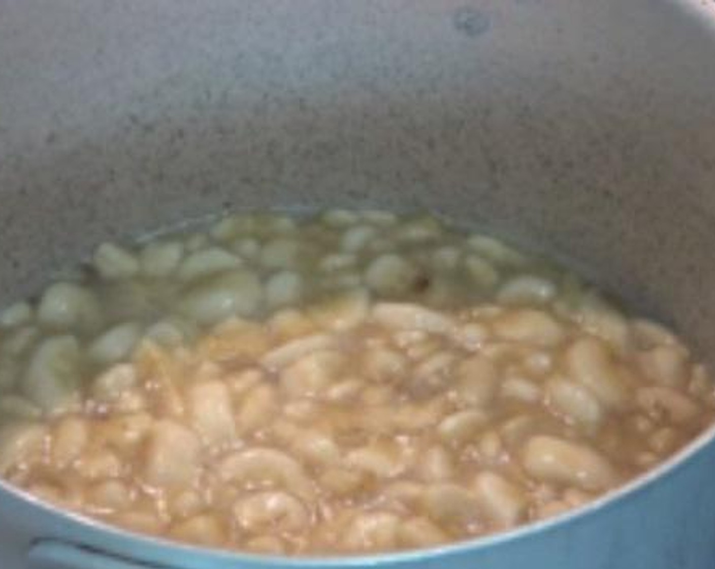 step 3 Add in the banana and lime mixture into the sauce pan. Turn the heat down  to low temperature and allow it to boil for half an hour until the jam is thickened up.