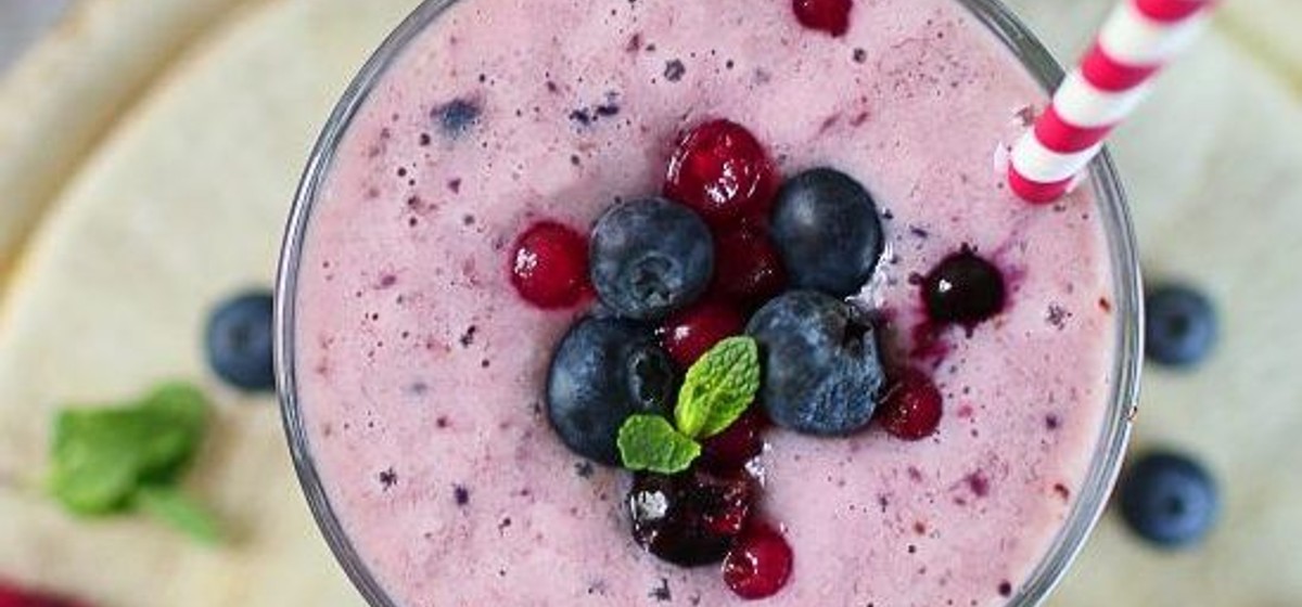 Mixed Berry Smoothie Recipe | SideChef