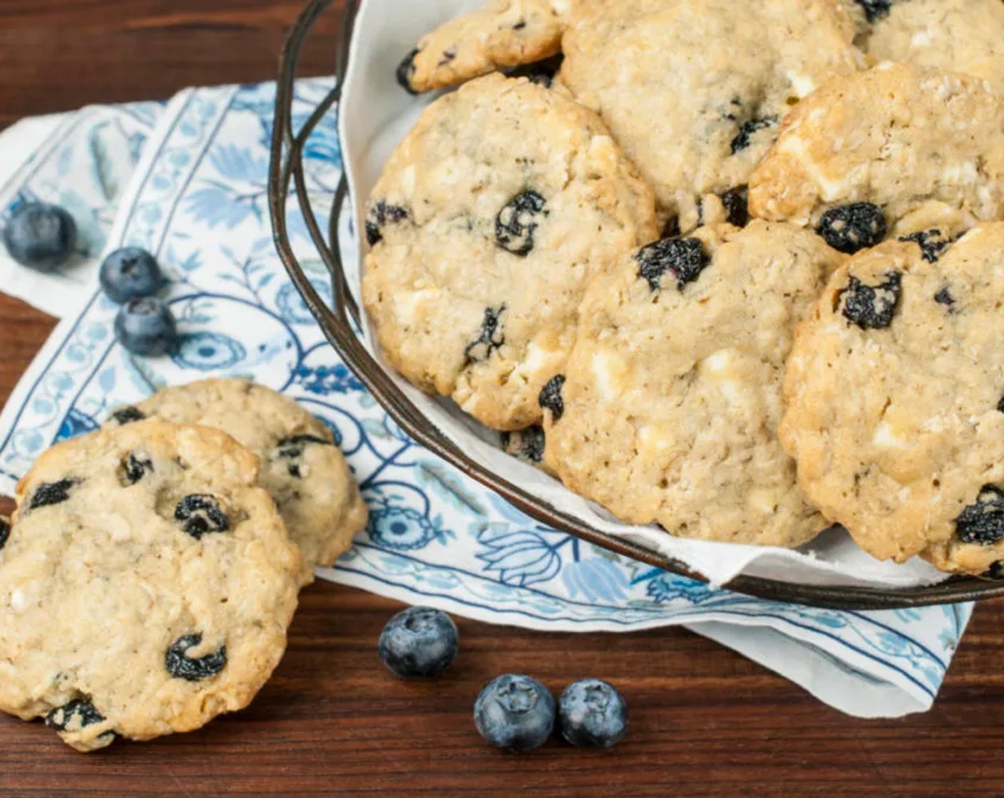 step 7 Remove from oven and allow to rest on tray for 3-5 minutes. Remove with a spatula to a cooling rack.