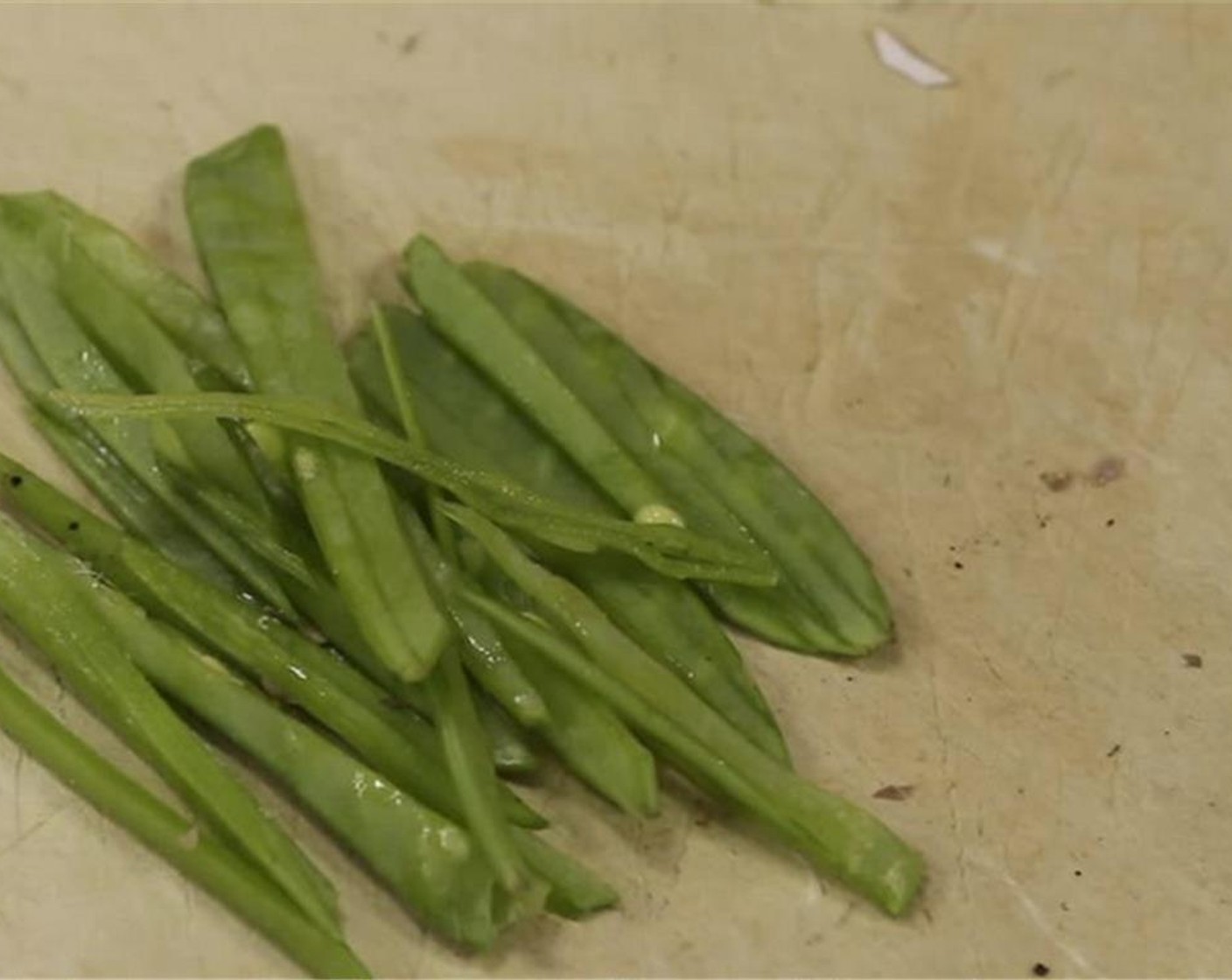 step 8 Thinly slice the Snow Peas (1 1/2 Tbsp).