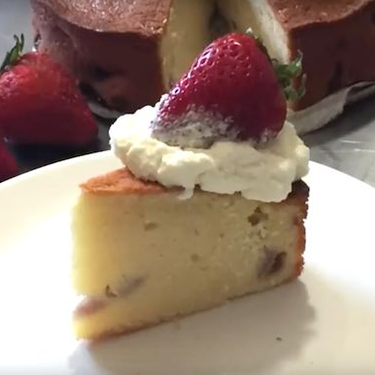Strawberry Pound Cake Recipe | SideChef