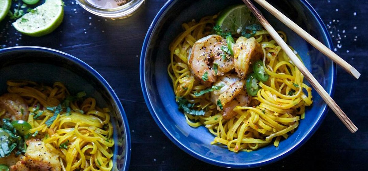 Turmeric Noodle Bowls with Ginger Garlic Shrimp Recipe | SideChef