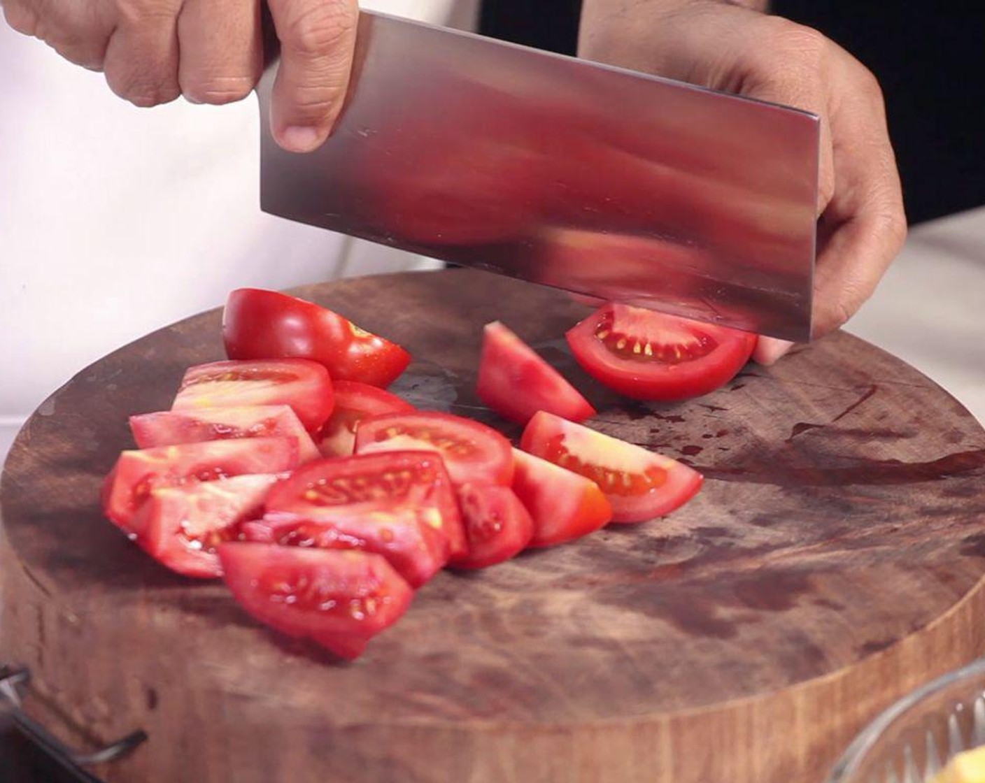 step 3 Slice Tomatoes (4) into wedges and Pineapple (1/4) into thin chunks.