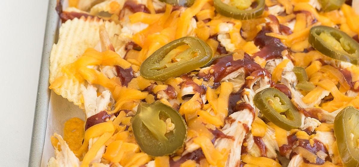 sheet-pan-bbq-chicken-nachos-recipe-sidechef