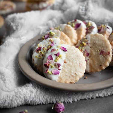 Rose Shortbread Cookies Recipe | SideChef