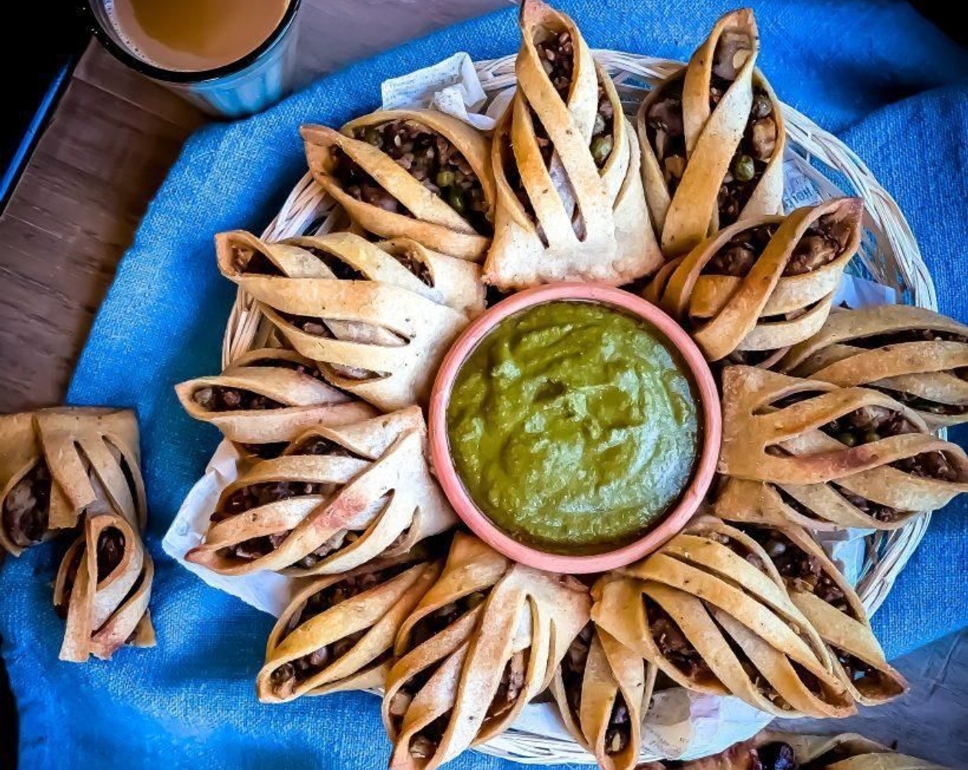 step 21 Bake the samosa for 18 minutes, then carefully flip all of the samosas and bake for another 6 minutes. Baking time and temperature need to be adjusted according to your oven.