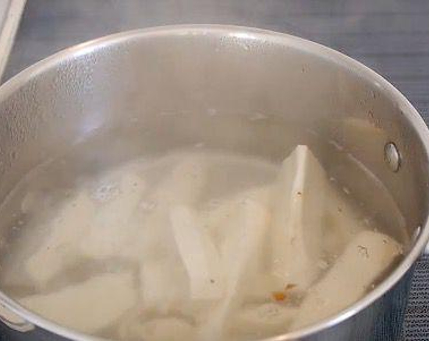 step 2 In a pot with boiling water cook the cassava until soft.