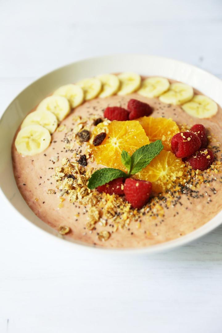 Overnight Oats and Raspberry Smoothie Bowl Recipe | SideChef