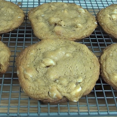 White Chocolate and Macadamia Cookies Recipe | SideChef