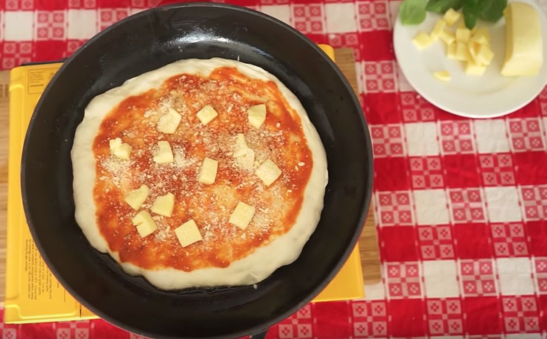 How to Make CAST IRON PIZZA Like an ItalianVincenzo's Plate