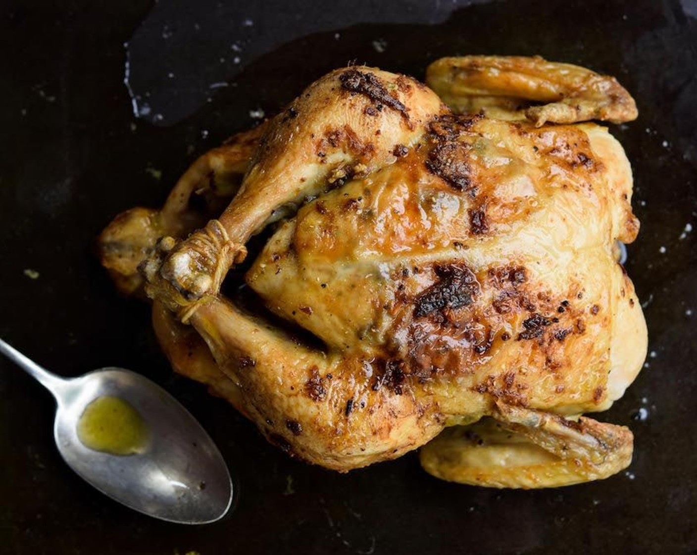 step 7 When the chicken is ready, the skin should be golden and crispy. Serve at room temperature.