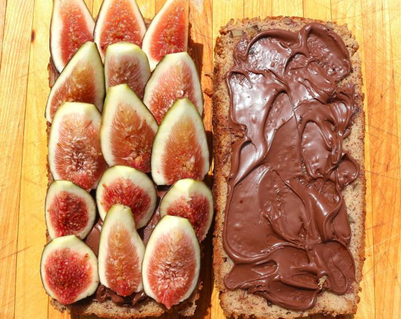 step 4 Arrange the figs on the Nutella as shown.