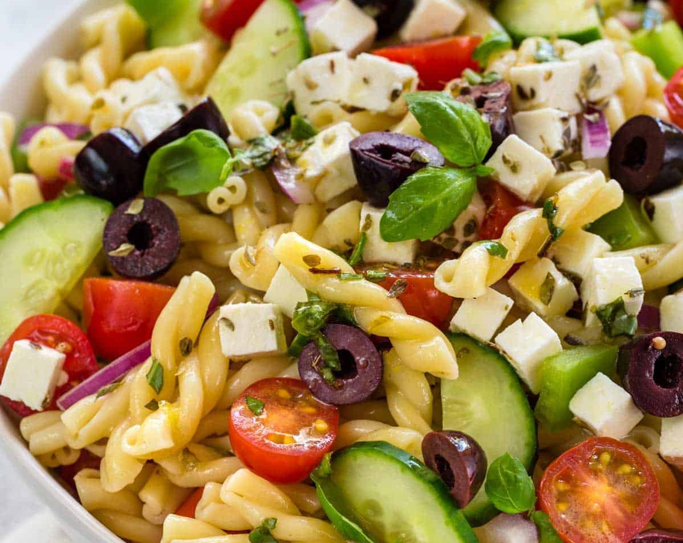 15-Minute Easy Greek Pasta Salad