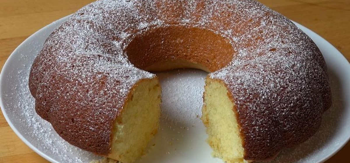 Vanilla Sour Cream Cake Recipe | SideChef
