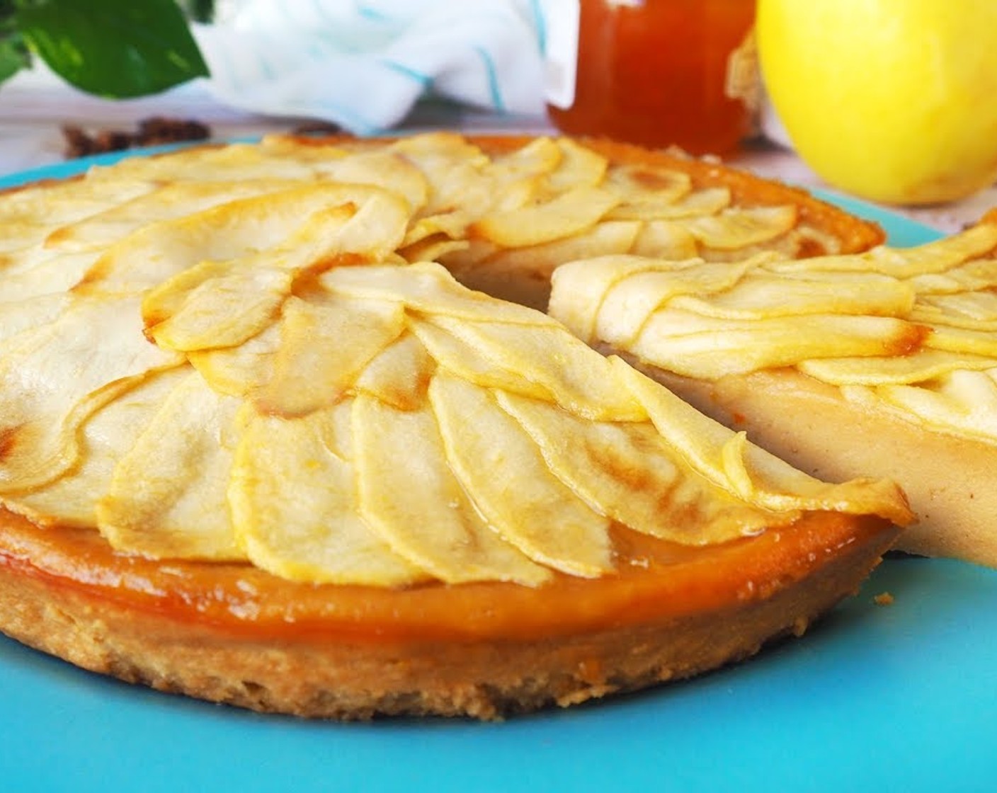 Quick And Easy Apple Tart Recipe SideChef quick-and-easy-apple-tart-recipe-sidechef