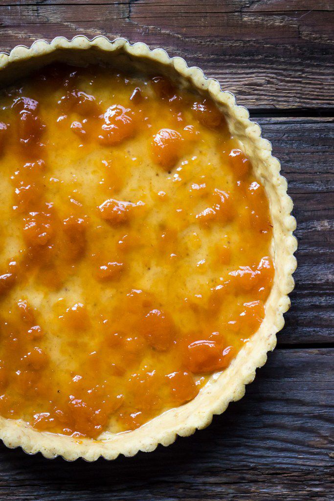 Tarta cu gem de piersici Tarta cu gem de piersici