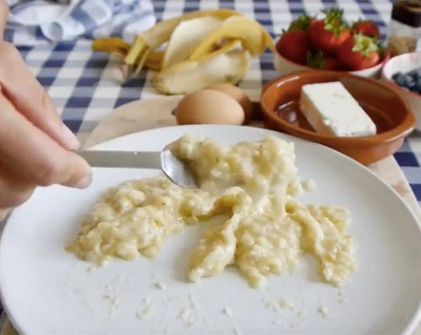 step 2 Mash the bananas until you get a smooth paste.