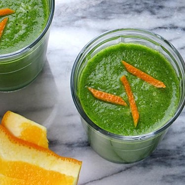 Orange and Green Detox Smoothie Recipe | SideChef