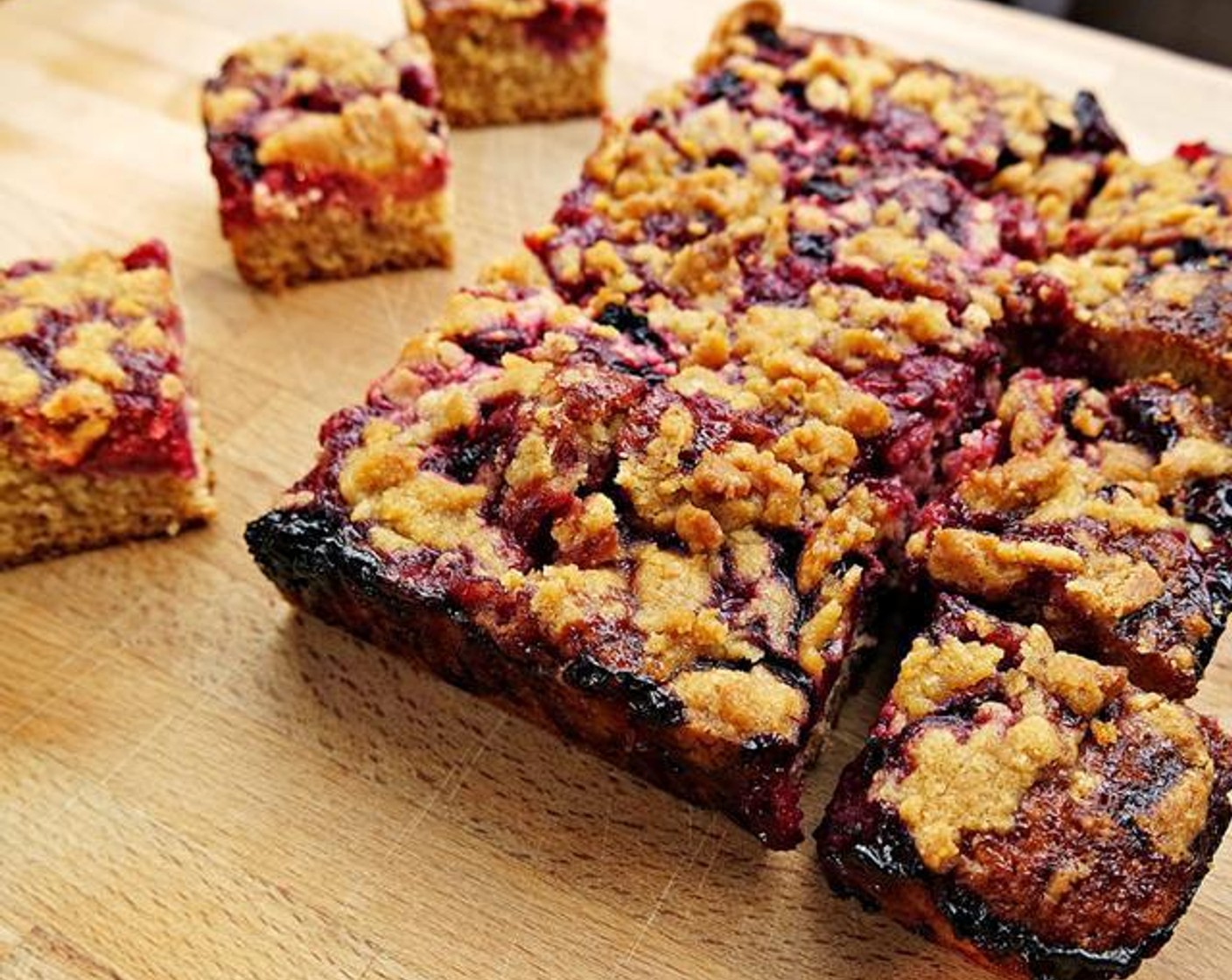 Berry Crumble Cake