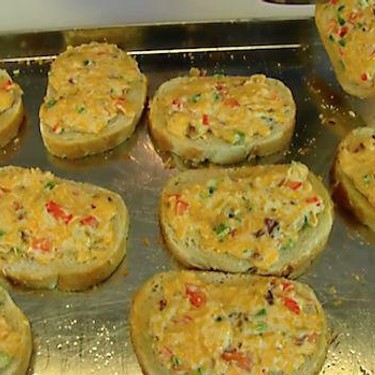Bacon-Jalapeño Cheddar Crostini Recipe | SideChef