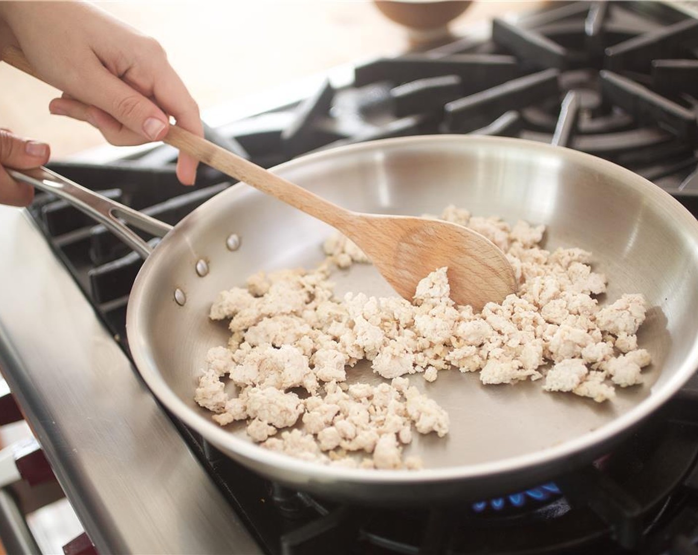 step 4 In a large saute pan over medium-high heat, add 2 teaspoon of olive oil. Once the oil is hot, add Ground Chicken (8 oz) and cook for 3 minutes.