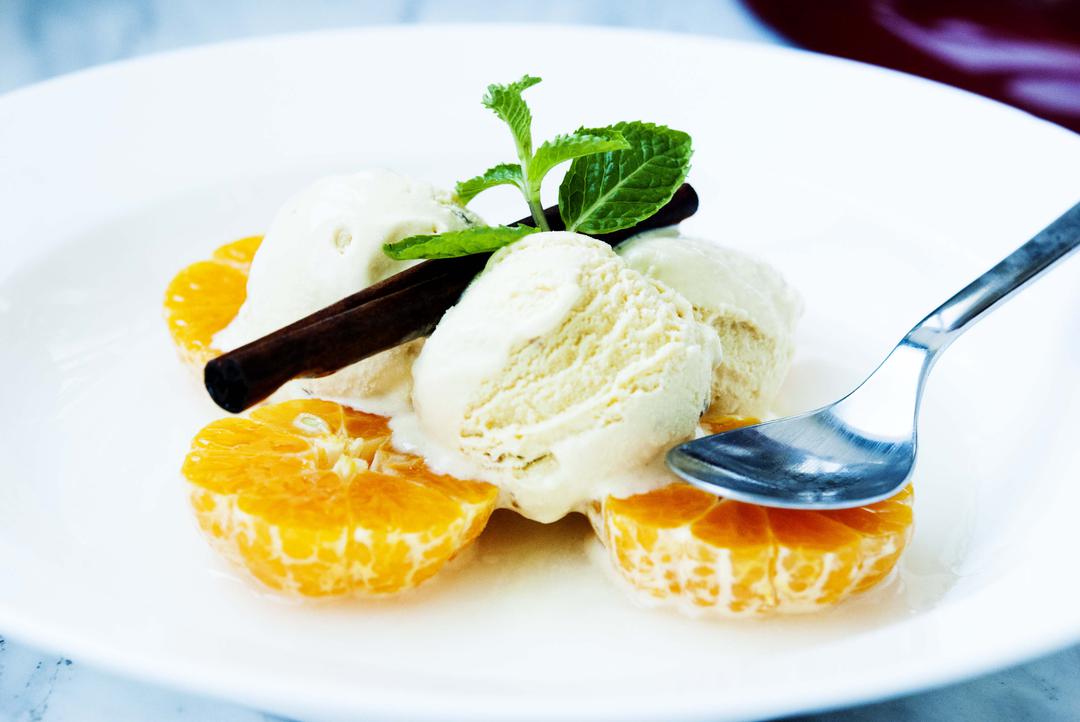 CCクリーム satomin, Vanilla Ice Cream with Clementines in Cinnamon Syrup Recipe | SideChef
