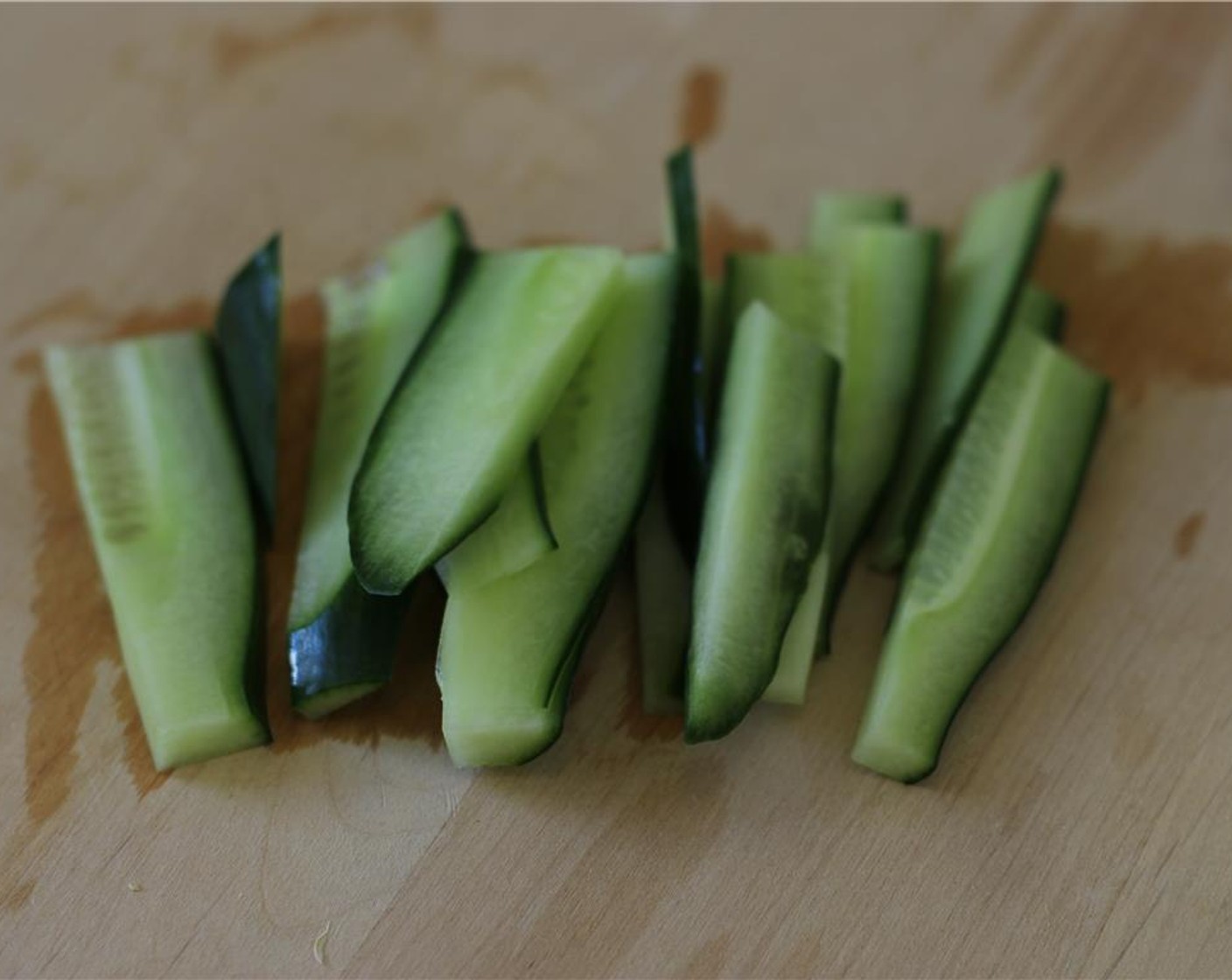 step 1 Slice the Cucumber (1/2).