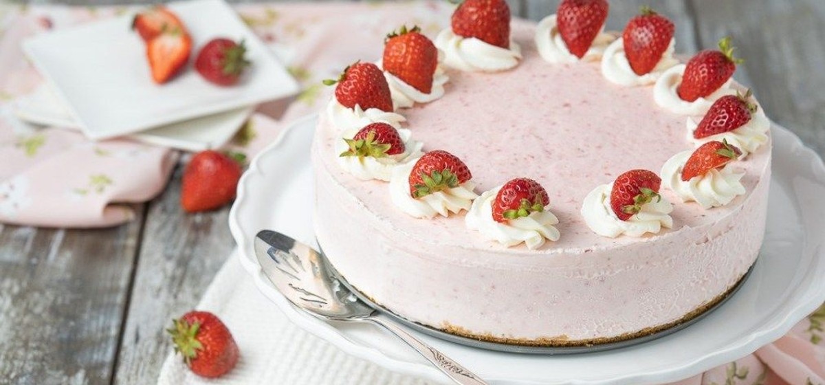 Frozen Yogurt Strawberry Cake Recipe SideChef