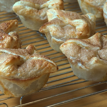 Cheater’s Mini Apple Pies Recipe | SideChef