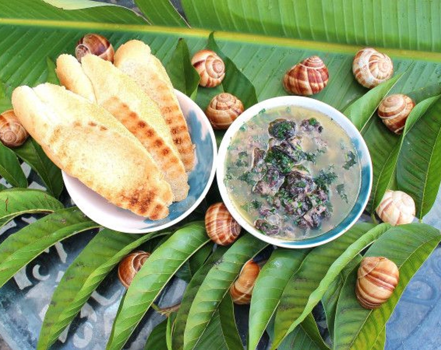 Simple Escargots A La Bourguignonne