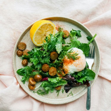 Breakfast Salad with Maple Chicken Sausage Recipe | SideChef