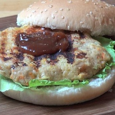 Cheese and Apple Chicken Burgers Recipe | SideChef