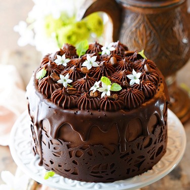 Eggless Chocolate Coffee Vanilla Ombre Cake Recipe | SideChef