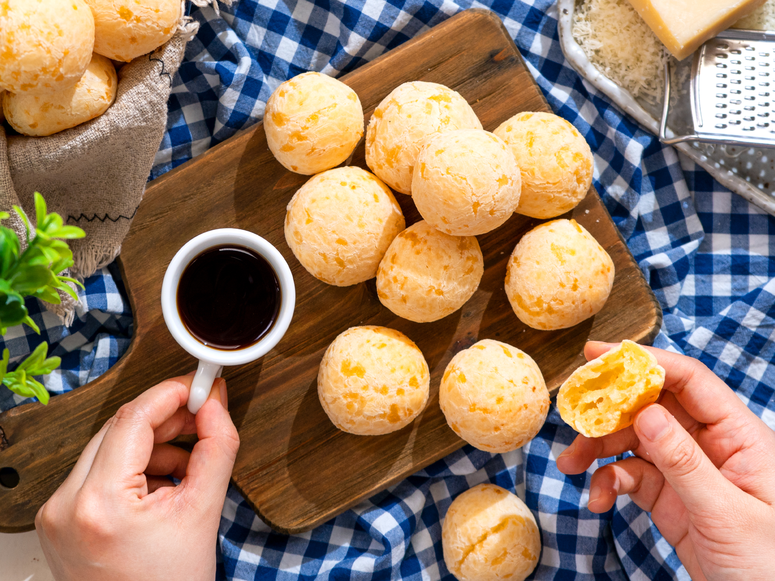 Brazilian Cheese Bread (Pao de Queijo) Recipe | SideChef